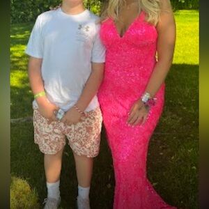 Pink prom dress. Size 6. No alterations.